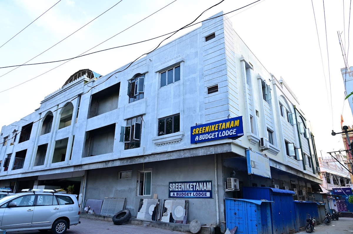 Sreeniketanam Lodge accommodation in Mantralaya